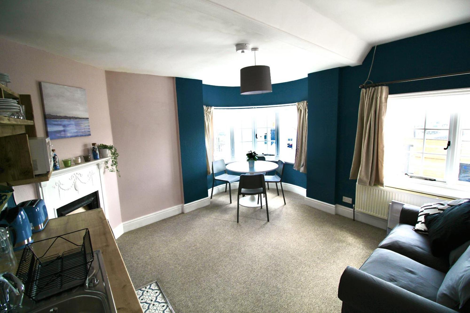 Pier View Studio Apartment Каус Номер фото