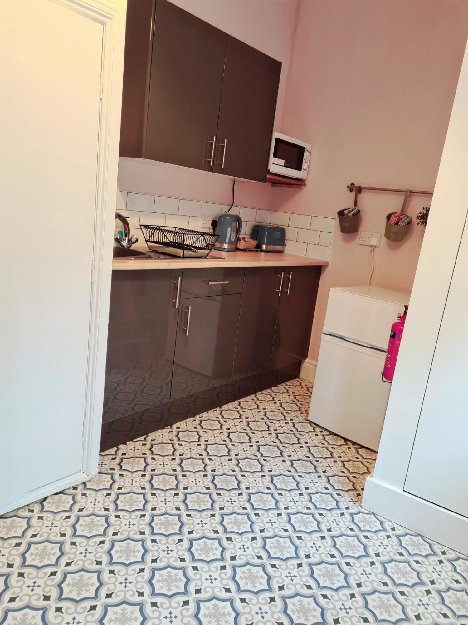 Pier View Studio Apartment Каус Экстерьер фото